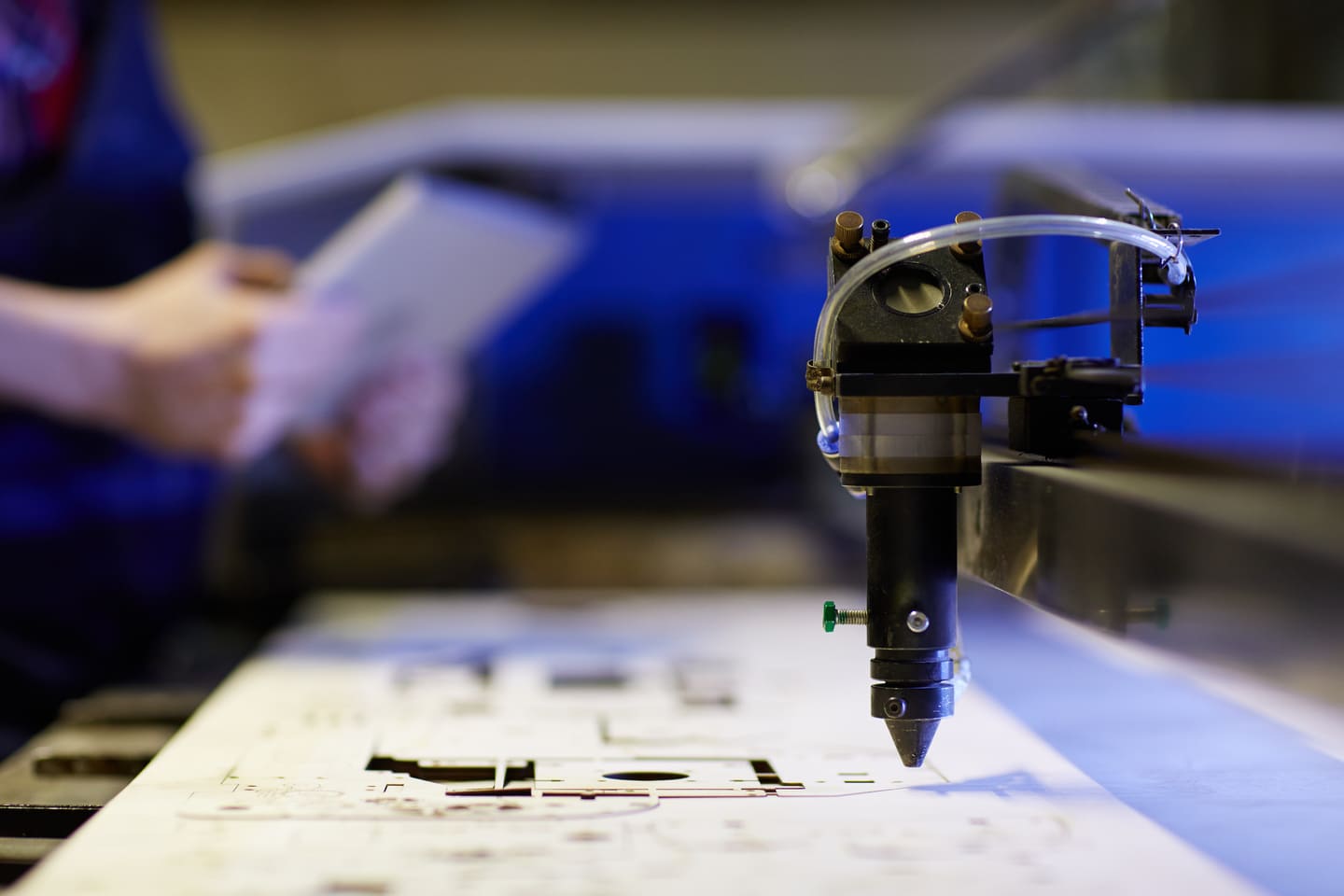 A modern fiber laser cutter can achieve positional accuracy of ±0.02mm 